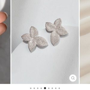 Olive + Piper Primrose Earrings